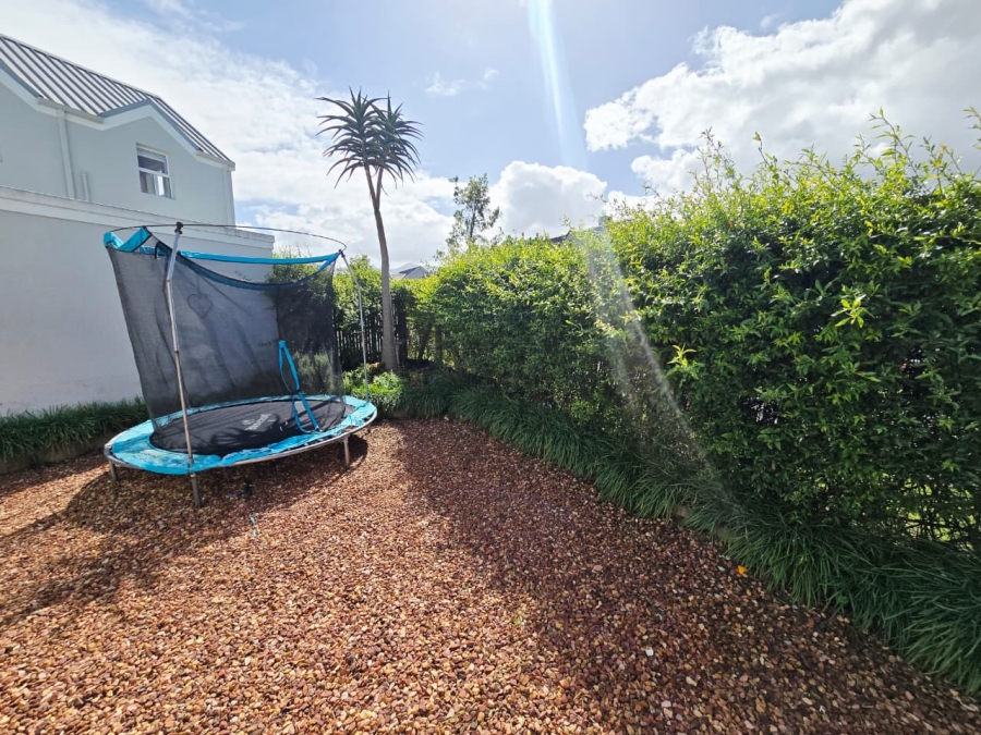 3 Bedroom Property for Sale in Kingswood Golf Estate Western Cape